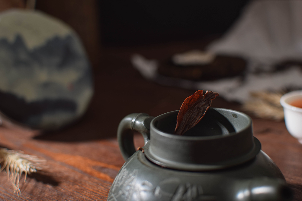 Red tea leaves