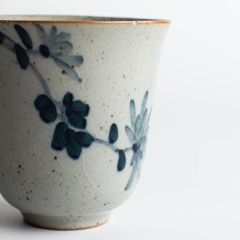 cups_blue_flowers2