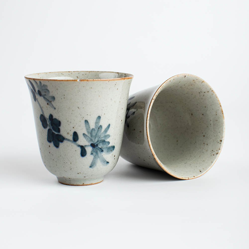 cups_blue_flowers3