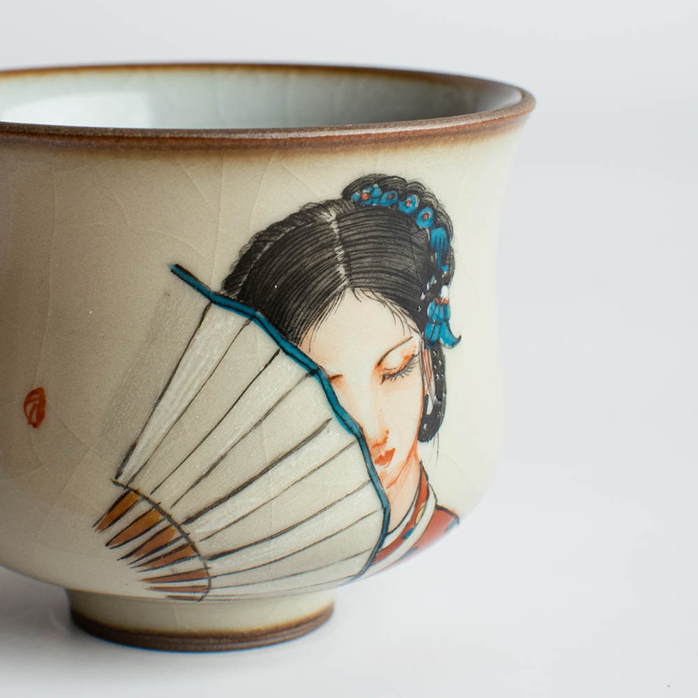 piala_devushka_s_veerom